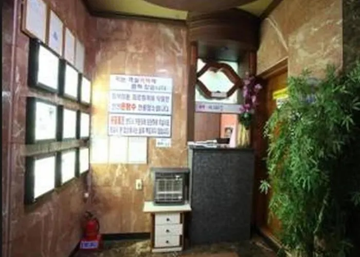 Goodstay King Hotel 3*