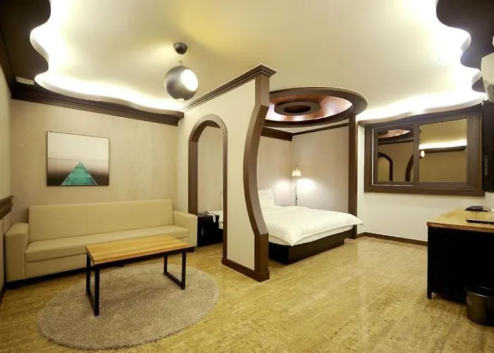 Goodstay King Hotel