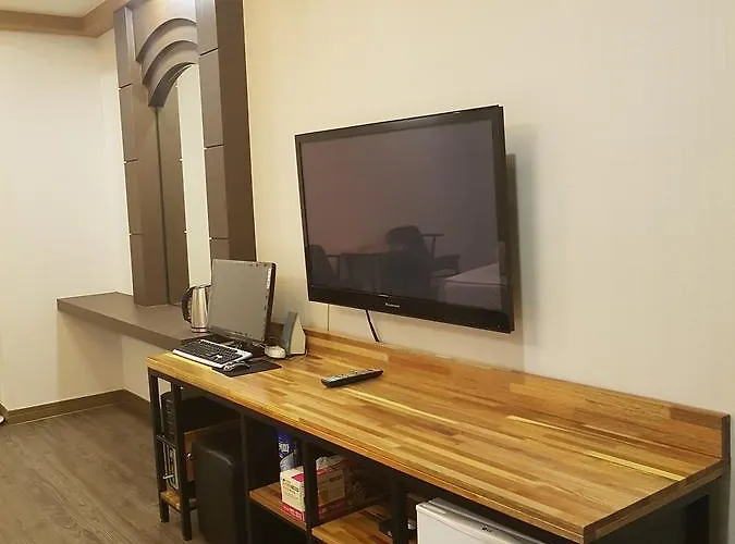 Goodstay King Hotel